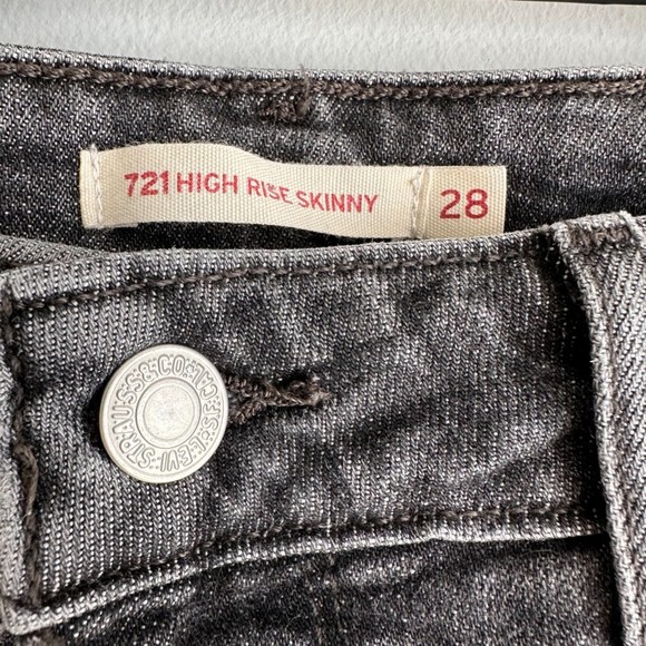 Levi's 721 Black High Rise Distressed Skinny Crop Ladies Denim Jeans, 28 - Picture 3 of 7